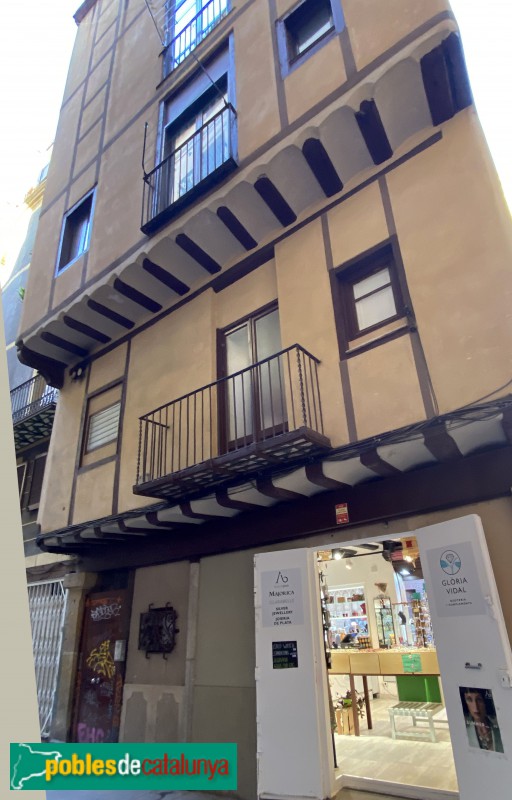 Barcelona - Carrer Caputxes, 3 (Foto: Albert Esteves, 2021) Barcelona - Carrer Caputxes, 3