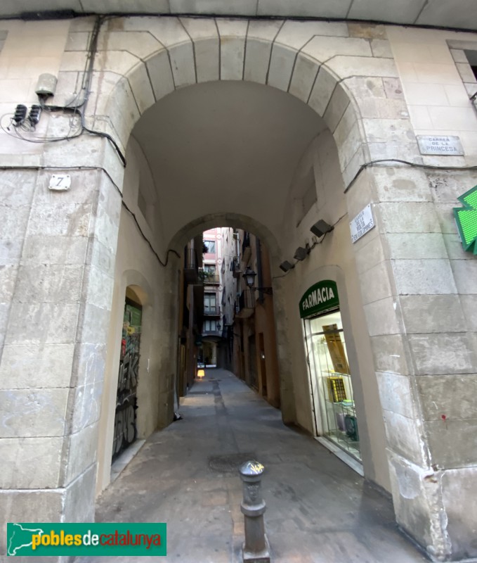 Barcelona - Volta d'en Colomines. Carrer Princesa (Foto: Albert Esteves, 2021) Barcelona - Volta d'en Colomines. Carrer Princesa