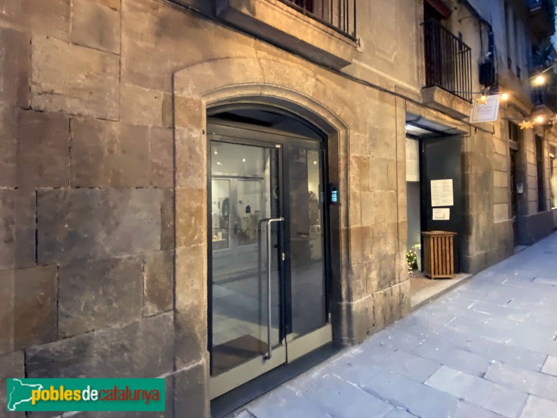 Barcelona - Carrer Esquirol, 4 (Foto: Albert Esteves, 2021) Barcelona - Carrer Esquirol, 4