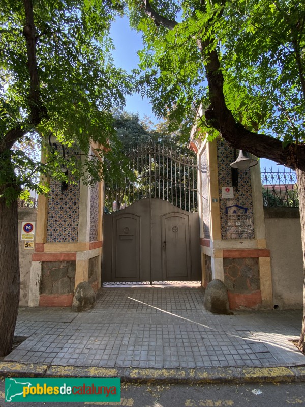 Vilassar de Dalt - Vilassar de Dalt - Can Banús. Portal del jardí (Foto: Albert Esteves, 2021) Vilassar de Dalt - Vilassar de Dalt - Can Banús. Portal del jardí