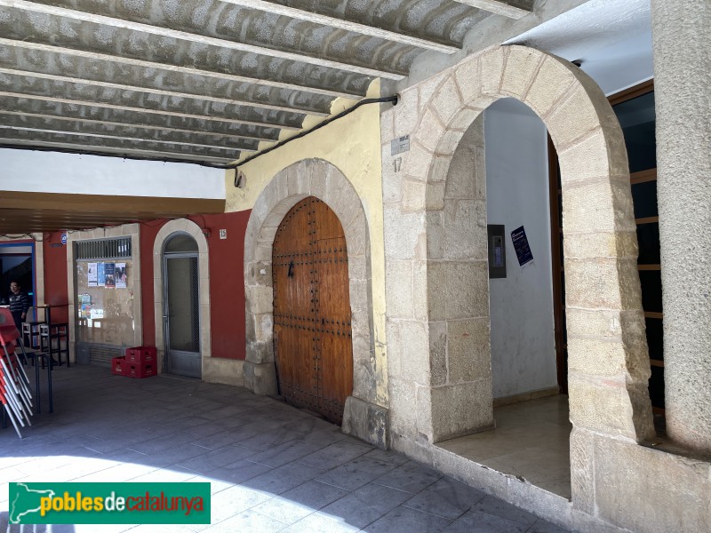 Les Borges Blanques - Plaça porxada (Foto: Albert Esteves, 2021) Les Borges Blanques - Plaça porxada