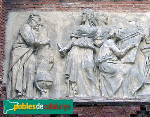 Barcelona - Arc de Triomf. Fris de les Ciències i les Arts