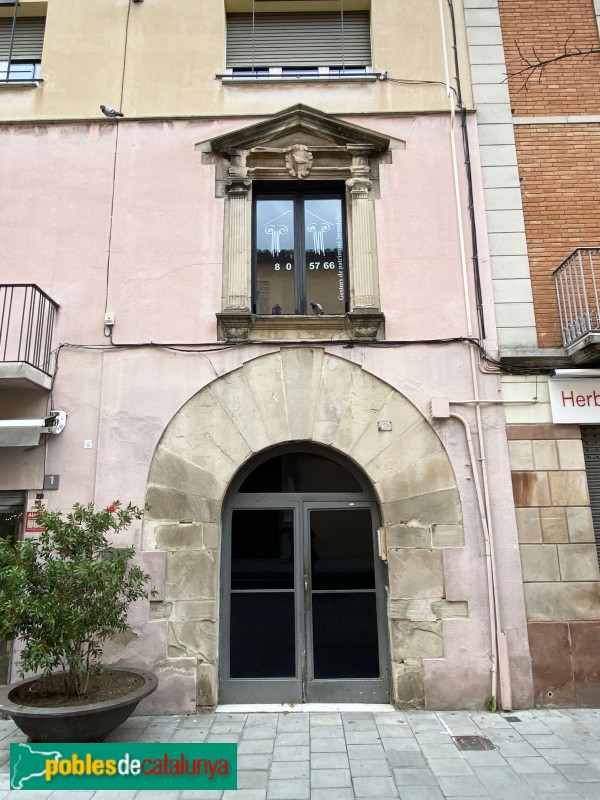 Granollers - Carrer Corró, 1-3 (Foto: Albert Esteves, 2021) Granollers - Carrer Corró, 1-3