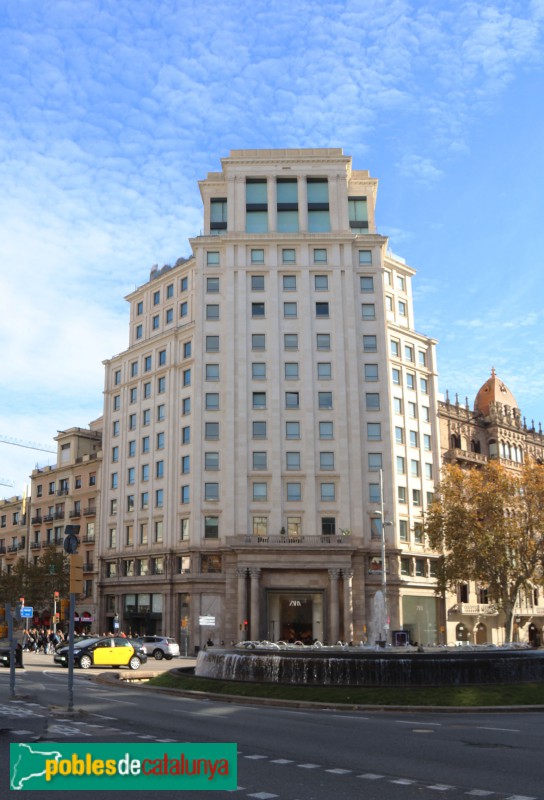Barcelona - Banc Rural i Mediterrani (Passeig de Gràcia, 16) (Foto: Albert Esteves, 2021) Barcelona - Banc Rural i Mediterrani (Passeig de Gràcia, 16)