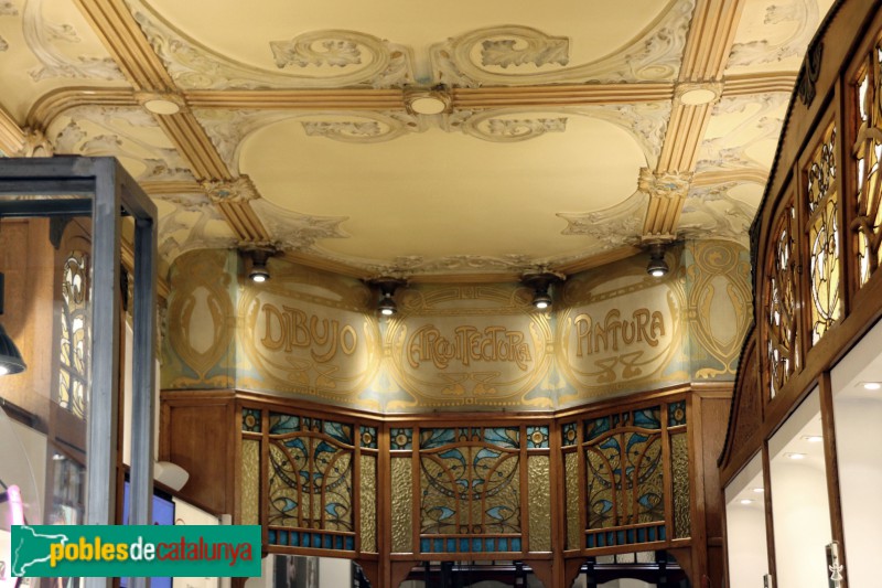 Barcelona - Botiga Vídua de Texidor (Foto: Albert Esteves, 2021) Barcelona - Botiga Vídua de Texidor