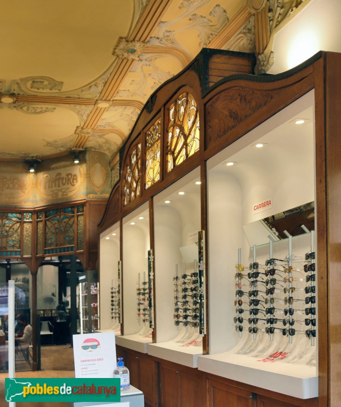 Barcelona - Botiga Vídua de Texidor (Foto: Albert Esteves, 2021) Barcelona - Botiga Vídua de Texidor