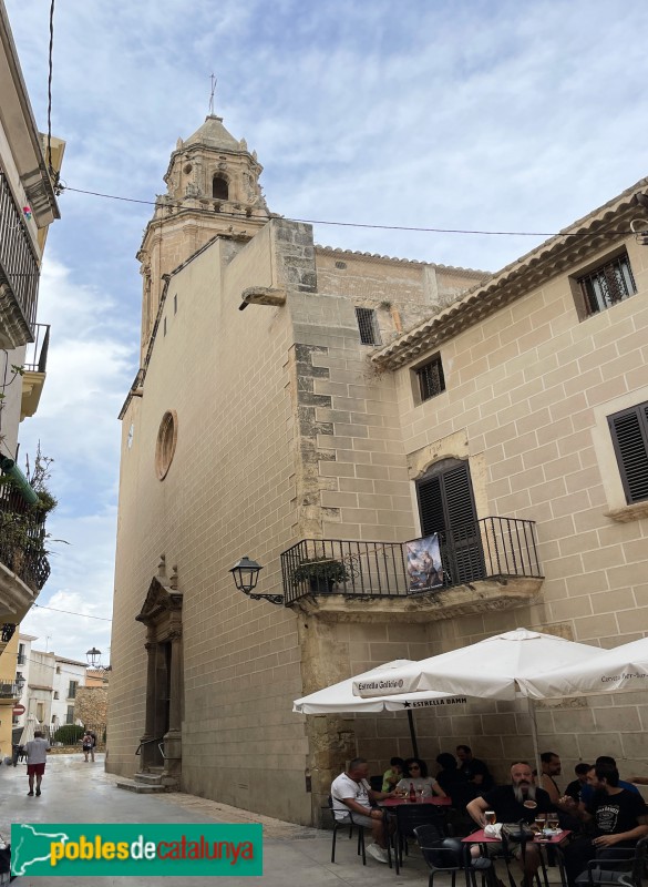 Torredembarra - Església de Sant Pere (Foto: <i>Ricard Vilà</i>, 2021) Torredembarra - Església de Sant Pere