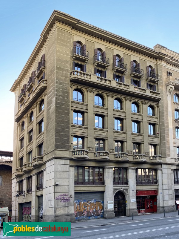 Barcelona - Via Laietana, 19 (Foto: Albert Esteves, 2021) Barcelona - Via Laietana, 19