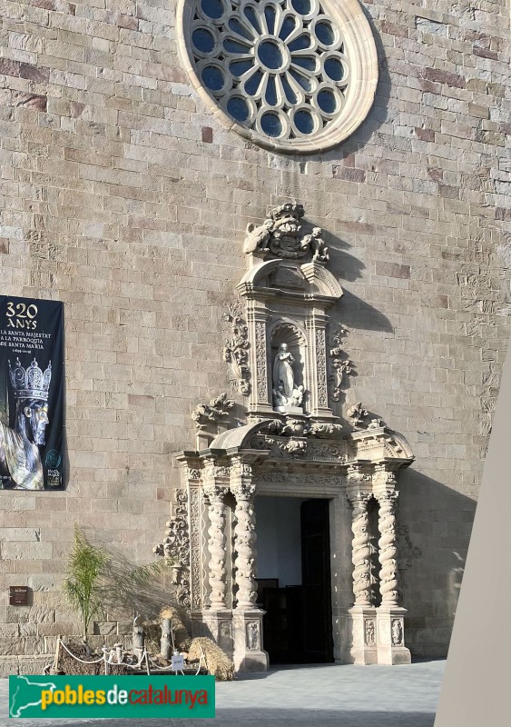 Caldes de Montbui - Església de Santa Maria. Portada barroca (Foto: Albert Esteves, 2022) Caldes de Montbui - Església de Santa Maria. Portada barroca