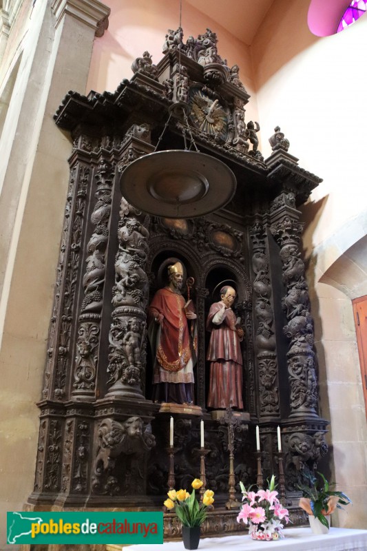 Caldes de Montbui - Església de Santa Maria. Retaule d'una capella lateral (Foto: Albert Esteves, 2022) Caldes de Montbui - Església de Santa Maria. Retaule d'una capella lateral