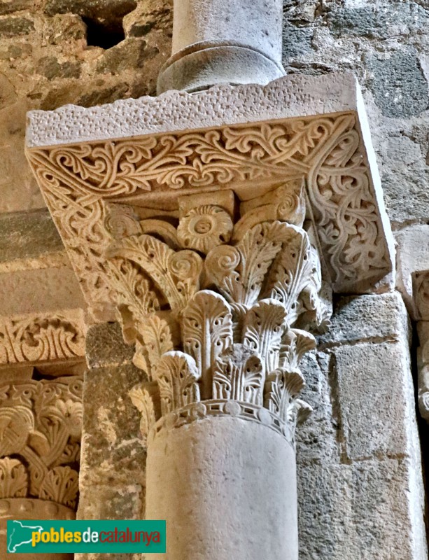 Port de la Selva - Sant Pere de Rodes. Nau central. Capitell corinti (Foto: Vicenç Valcárcel, 2020) Port de la Selva - Sant Pere de Rodes. Nau central. Capitell corinti