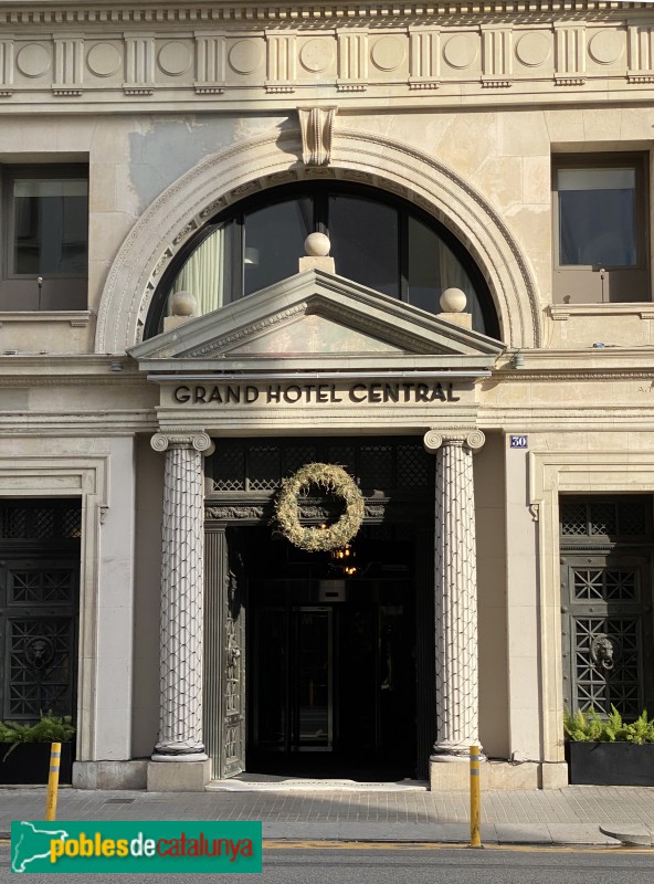 Barcelona - Via Laietana, 30 (Foto: Albert Esteves, 2022) Barcelona - Via Laietana, 30