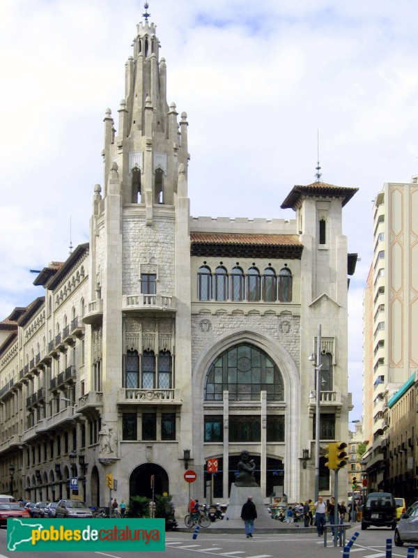Barcelona - Edifici de la Caixa (Via Laietana) (Foto: Albert Esteves, 2006) Barcelona - Edifici de la Caixa (Via Laietana)