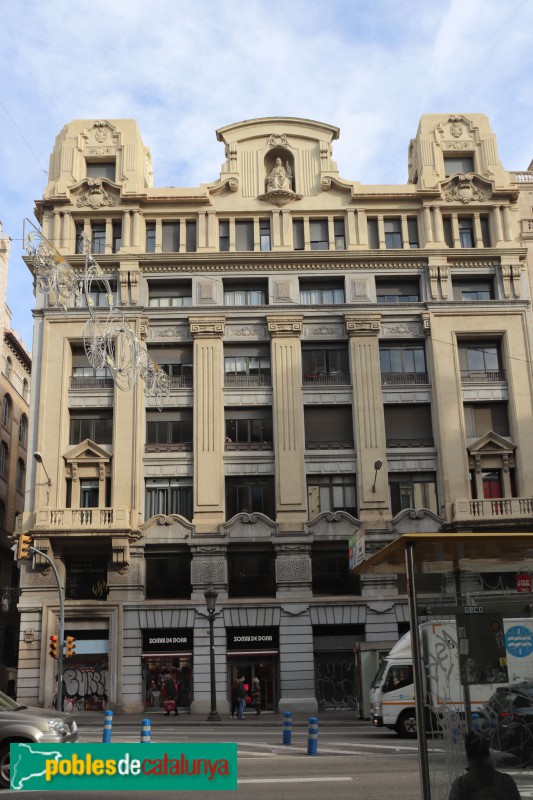 Barcelona - Edifici La Equitativa (Foto: Albert Esteves, 2022) Barcelona - Edifici La Equitativa