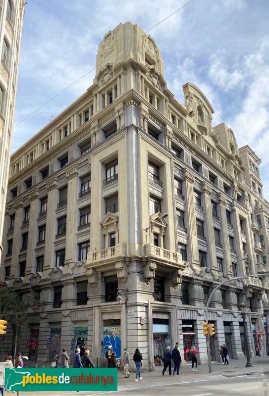 Barcelona - Edifici La Equitativa (Foto: Albert Esteves, 2022) Barcelona - Edifici La Equitativa