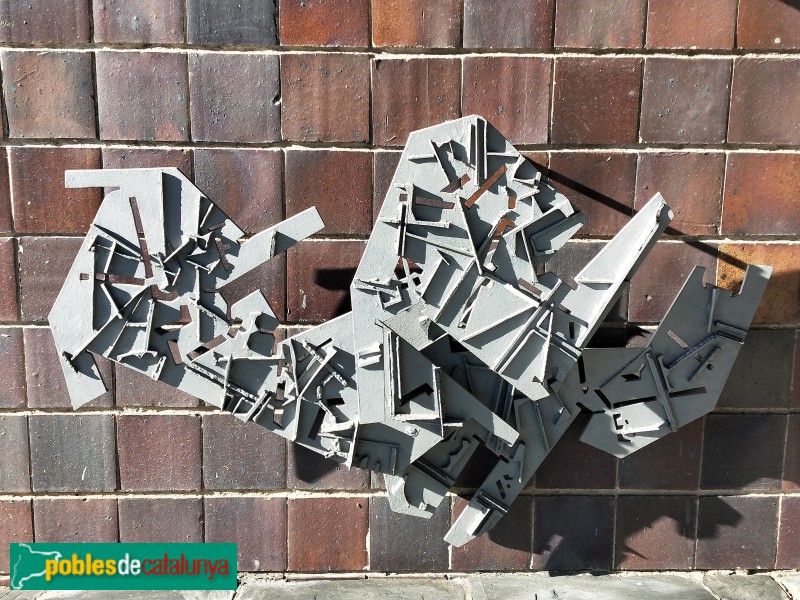 Barcelona - Torre Cervantes. Relleu de Joan Vilacasas (Foto: Anna Corcoll, 2022) Barcelona - Torre Cervantes. Relleu de Joan Vilacasas