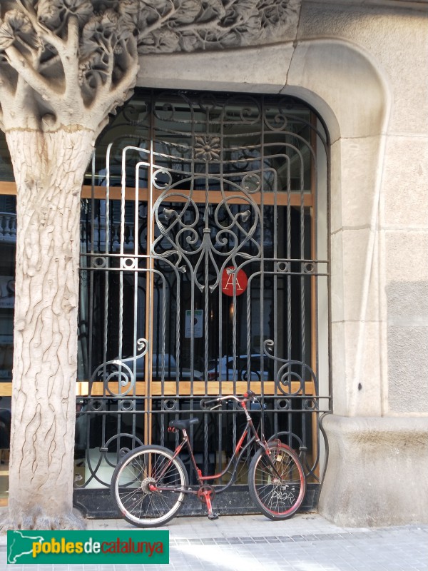 Barcelona - Ausiàs Marc, 42-46 (Foto: Anna Corcoll, 2022) Barcelona - Ausiàs Marc, 42-46