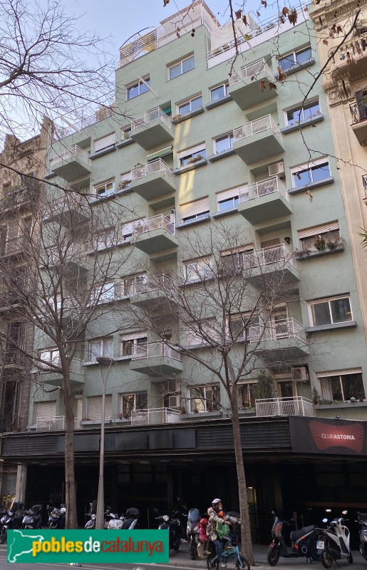 Barcelona - París, 193-199 (Foto: Albert Esteves, 2022) Barcelona - París, 193-199