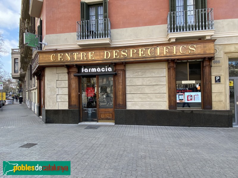 Barcelona - Farmàcia Vintró (Ara Higueras-Álvarez) (Foto: Albert Esteves, 2022) Barcelona - Farmàcia Vintró (Ara Higueras-Álvarez)