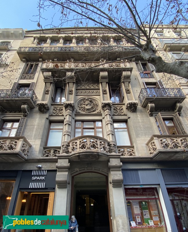 Barcelona - Diputació, 329 (Foto: Albert Esteves, 2022) Barcelona - Diputació, 329