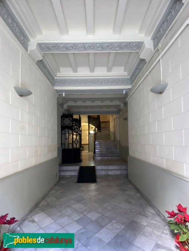 Barcelona - Diputació, 329 (Foto: Albert Esteves, 2022) Barcelona - Diputació, 329