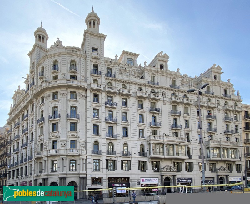 Barcelona - Diagonal 327-331 (Foto: Albert Esteves, 2022) Barcelona - Diagonal 327-331