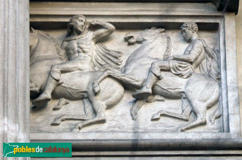 Barcelona - Roger de Llúria, 77-79 (Foto: Albert Esteves, 2022) Barcelona - Roger de Llúria, 77-79