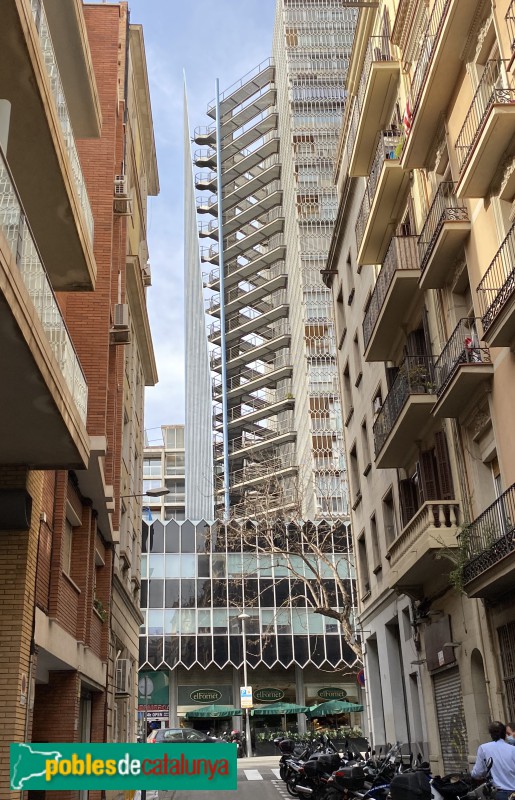 Barcelona - Edifici Autopistes (Foto: Albert Esteves, 2022) Barcelona - Edifici Autopistes