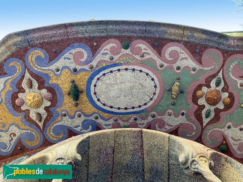 Barcelona - Casa Comalat. Façana Còrsega (Foto: Albert Esteves, 2022) Barcelona - Casa Comalat. Façana Còrsega