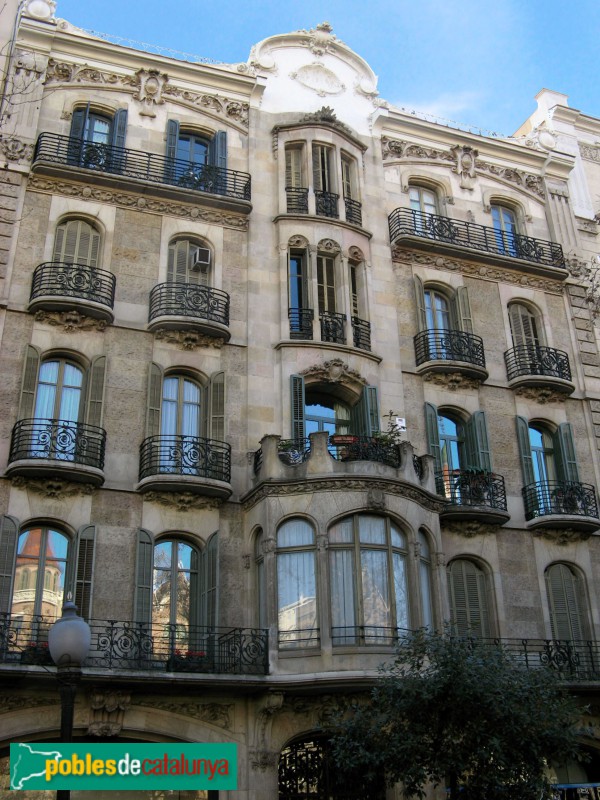 Barcelona - Diagonal, 355 (Foto: Albert Esteves, 2008) Barcelona - Diagonal, 355