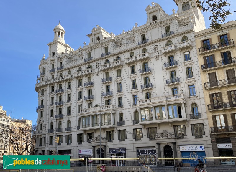 Barcelona - Diagonal 327-331 (Foto: Albert Esteves, 2022) Barcelona - Diagonal 327-331