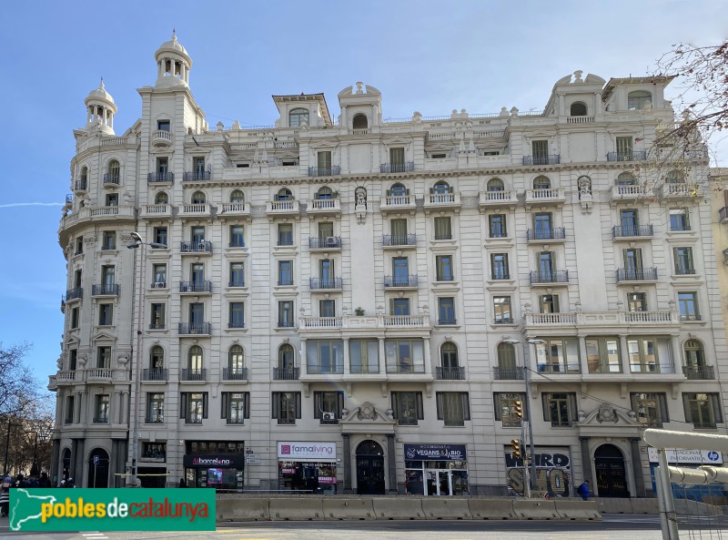 Barcelona - Diagonal 327-331 (Foto: Albert Esteves, 2022) Barcelona - Diagonal 327-331