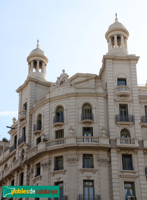 Barcelona - Diagonal 327-331 (Foto: Albert Esteves, 2022) Barcelona - Diagonal 327-331