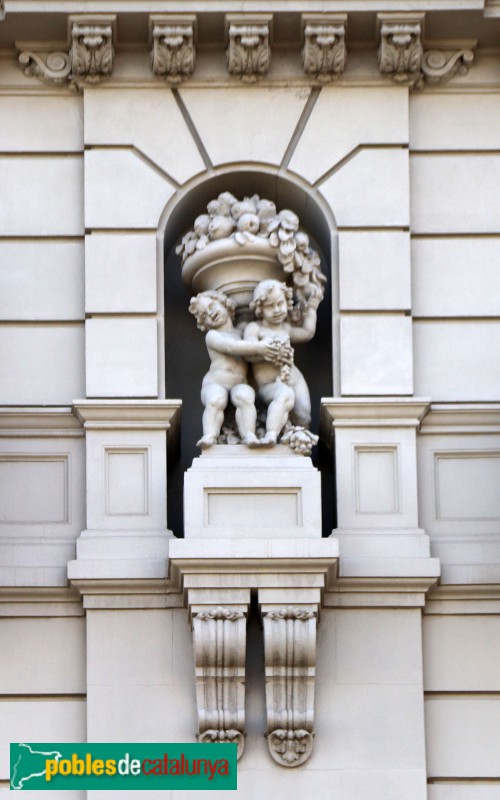 Barcelona - Diagonal 327-331 (Foto: Albert Esteves, 2022) Barcelona - Diagonal 327-331