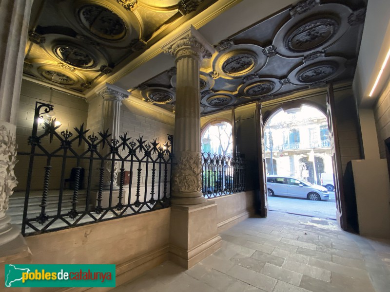 Barcelona - Ausiàs Marc, 37-39 (Foto: Albert Esteves, 2022) Barcelona - Ausiàs Marc, 37-39