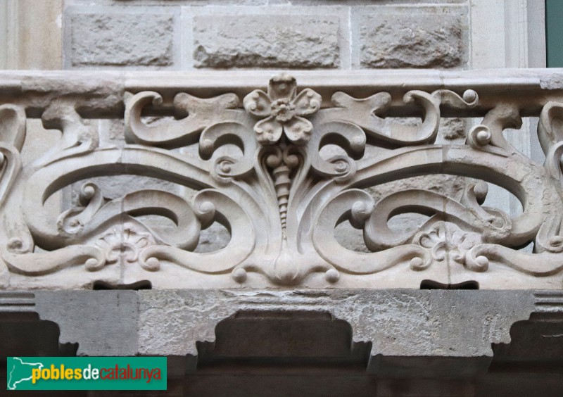 Barcelona - Casa Burés. Façana Girona (Foto: Albert Esteves, 2022) Barcelona - Casa Burés. Façana Girona