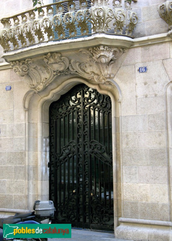 Barcelona - Ausiàs Marc, 16-18 (Foto: Albert Esteves, 2007) Barcelona - Ausiàs Marc, 16-18