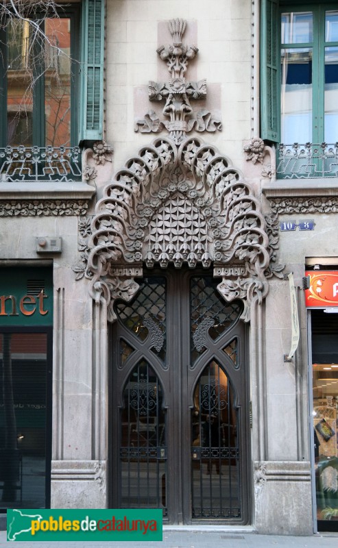 Barcelona - Roger de Llúria, 8-10 (Foto: Albert Esteves, 2022) Barcelona - Roger de Llúria, 8-10