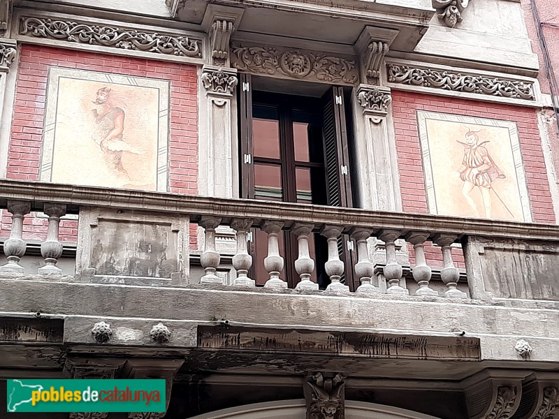 Barcelona - Casa Agustí Atzeries. Pintures dreta (Foto: Sergi Suárez, 2022) Barcelona - Casa Agustí Atzeries. Pintures dreta