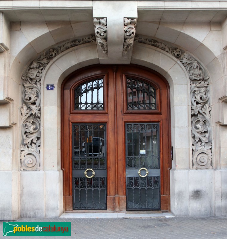 Barcelona - Plaça Tetuán, 9 (Foto: Albert Esteves, 2022) Barcelona - Plaça Tetuán, 9