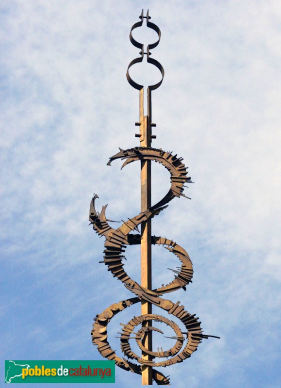 Barcelona - Via Augusta, 59. Escultura de Subirachs Barcelona - Via Augusta, 59. Escultura de Subirachs