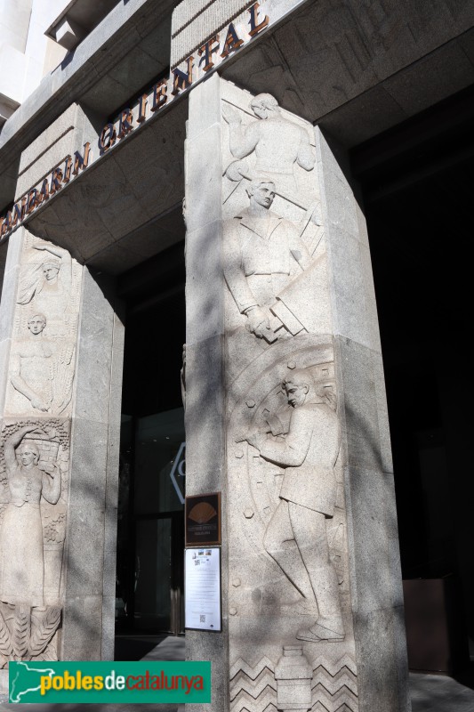 Barcelona - Passeig de Gràcia, 38-40 (relleus) (Foto: Albert Esteves, 2022) Barcelona - Passeig de Gràcia, 38-40 (relleus)
