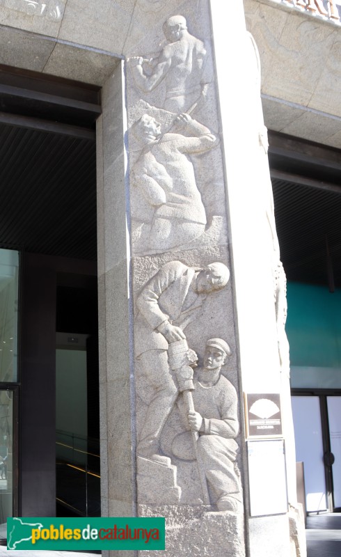 Barcelona - Passeig de Gràcia, 38-40 (relleus) (Foto: Albert Esteves, 2022) Barcelona - Passeig de Gràcia, 38-40 (relleus)