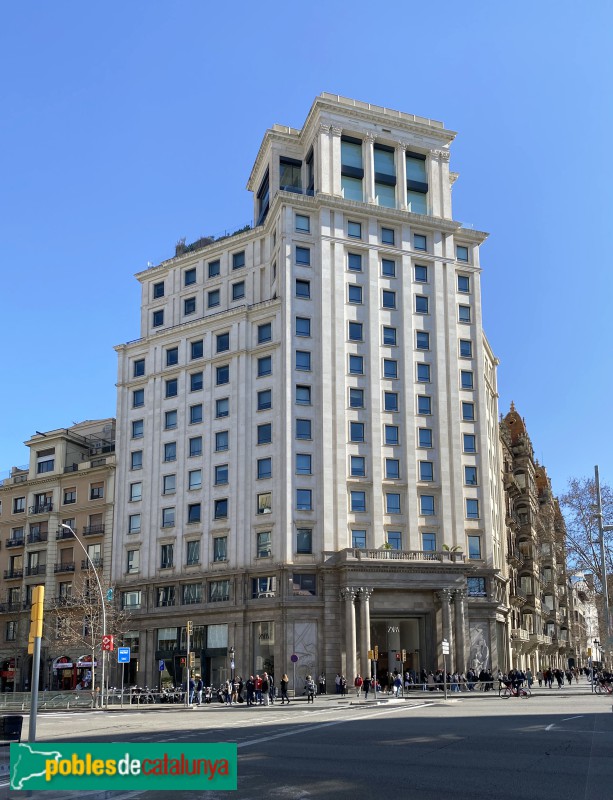 Barcelona - Banc Rural i Mediterrani (Passeig de Gràcia, 16) (Foto: Albert Esteves, 2022) Barcelona - Banc Rural i Mediterrani (Passeig de Gràcia, 16)