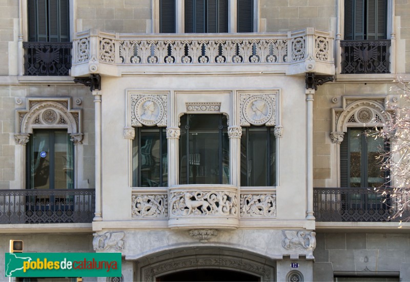 Barcelona - Rambla Catalunya, 17 (Foto: Albert Esteves, 2022) Barcelona - Rambla Catalunya, 17