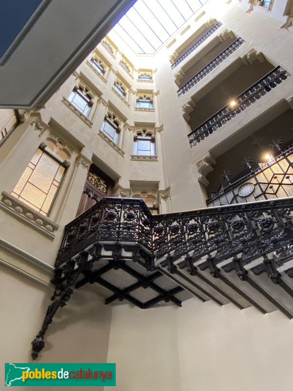 Barcelona - Rambla Catalunya, 17 (Foto: Albert Esteves, 2022) Barcelona - Rambla Catalunya, 17