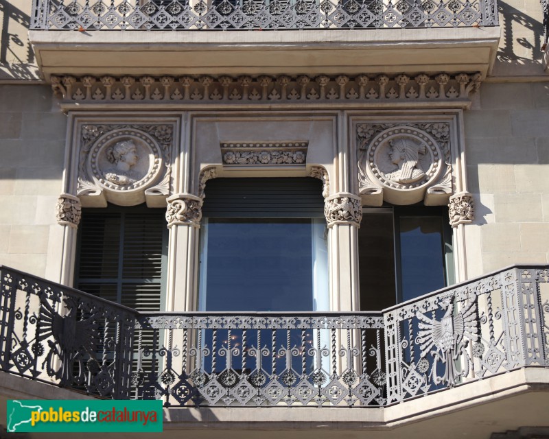 Barcelona - Rambla Catalunya, 17 (Foto: Albert Esteves, 2022) Barcelona - Rambla Catalunya, 17