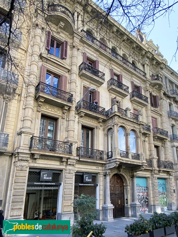 Barcelona - Rambla Catalunya, 25 (Foto: Albert Esteves, 2022) Barcelona - Rambla Catalunya, 25