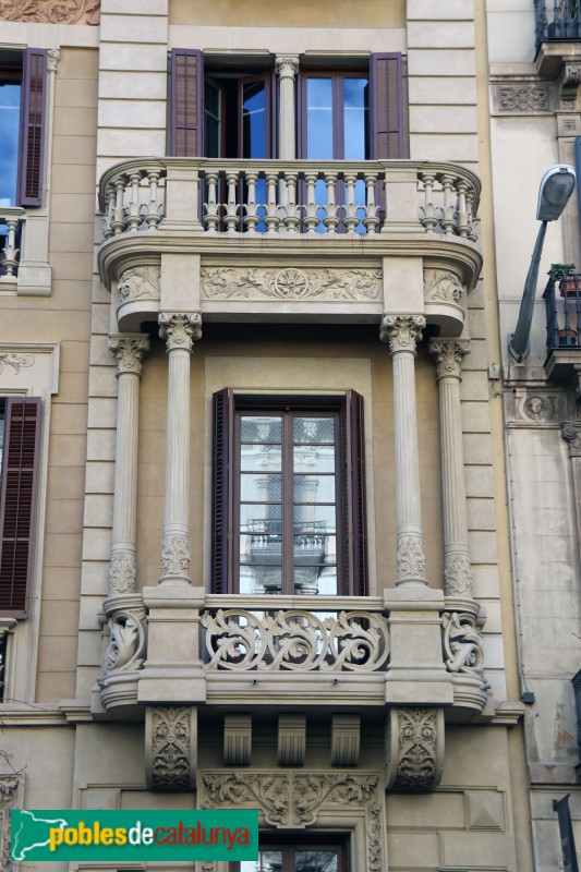 Barcelona - Rambla Catalunya, 33 (Foto: Albert Esteves, 2022) Barcelona - Rambla Catalunya, 33