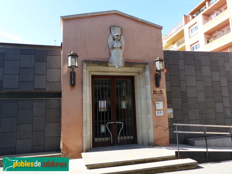 Santa Coloma de Farners - Biblioteca Joan Vinyoli. Façana d'entrada